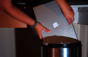 Ignoring Plugin Updates (76/365) :: Taking out the trash